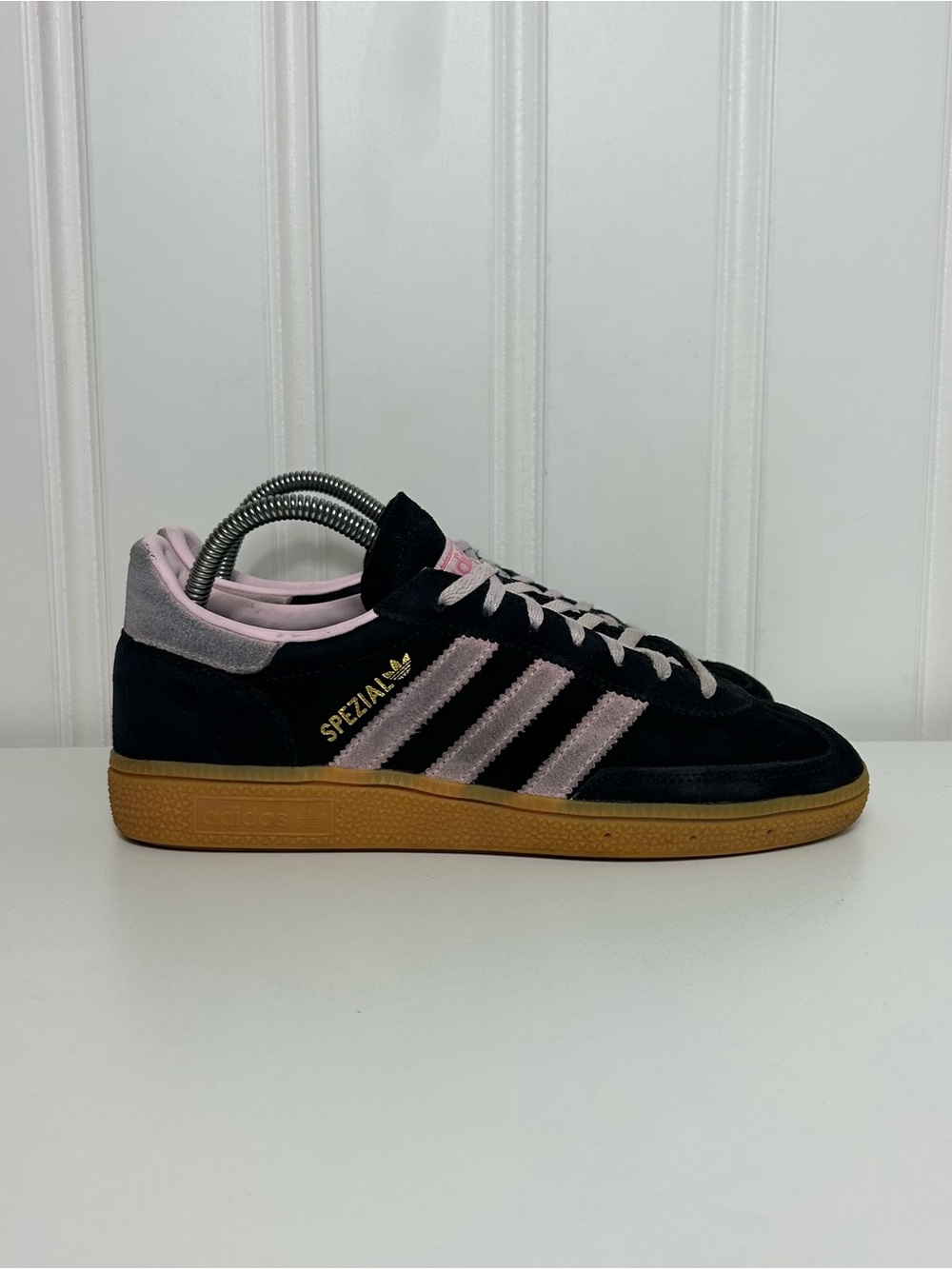 Adidas handball spezial black pink suede gum lace sneakers women’s 8